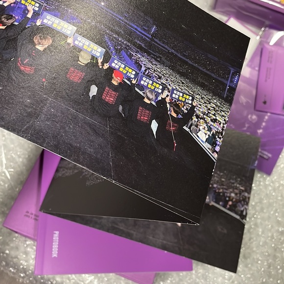 BTS World Tour LY The Final with Digital Code & Lenti Frame POB - Picture 3 of 8